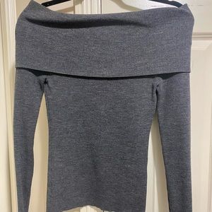 Aritzia Wilfred Off shoulder top